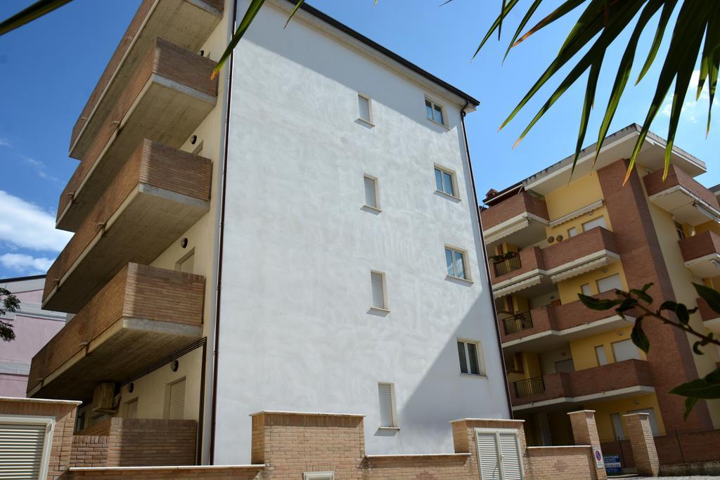 Stella Marina Apartment Alba Adriatica Exterior photo